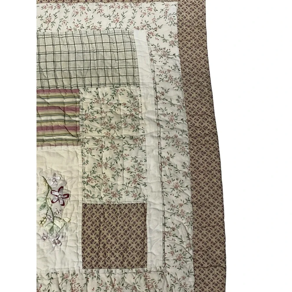 2 Vintage Country Farmhouse‎ Cottage Patchwork Floral & Plaid Pillow Shams